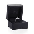 Elegante - Ring med moissanit i navettslipning och vintageinspirerade minimalistiska sidostenar