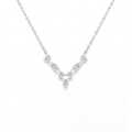 Adelina - Elegant halsband i moissanit med navettslipade accentstenar