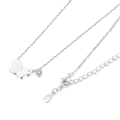 Papillia - Halsband med fjärilscharm och moissanitaccent