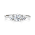 Aventine - Ring med tre moissaniter | My Moissanite