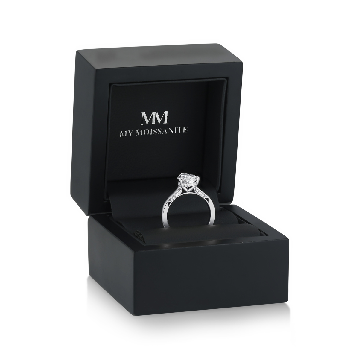 Poirine - Ring med päronformad moissanit, dold halo och pavéfattade accentstenar