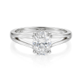 Grace - ring med oval moissanit och delad ringskena