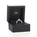 Nina-ring - Oval moissanitring med pavéfattade sidostenar