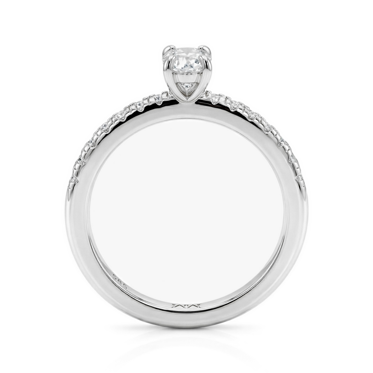 Nina-ring - Oval moissanitring med pavéfattade sidostenar