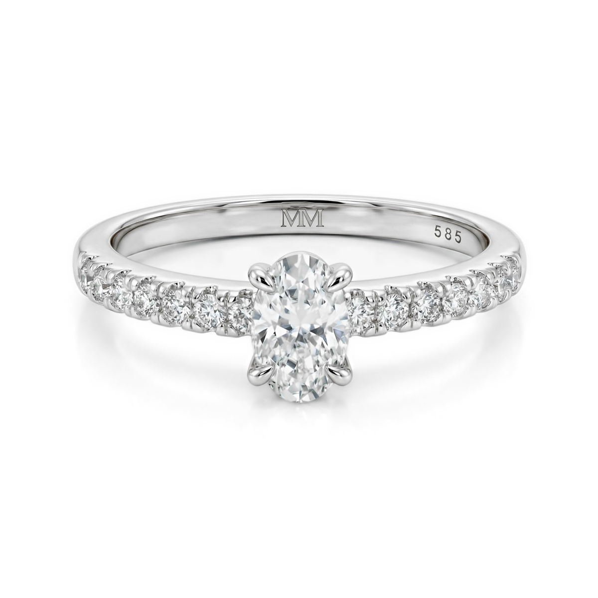 Nina-ring - Oval moissanitring med pavéfattade sidostenar